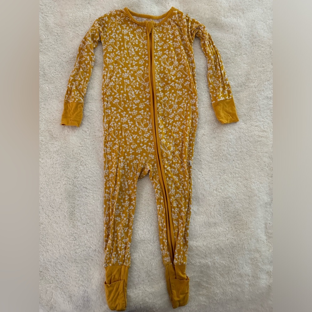 Little Sleepies poppy zippy in Sz.18-24 months